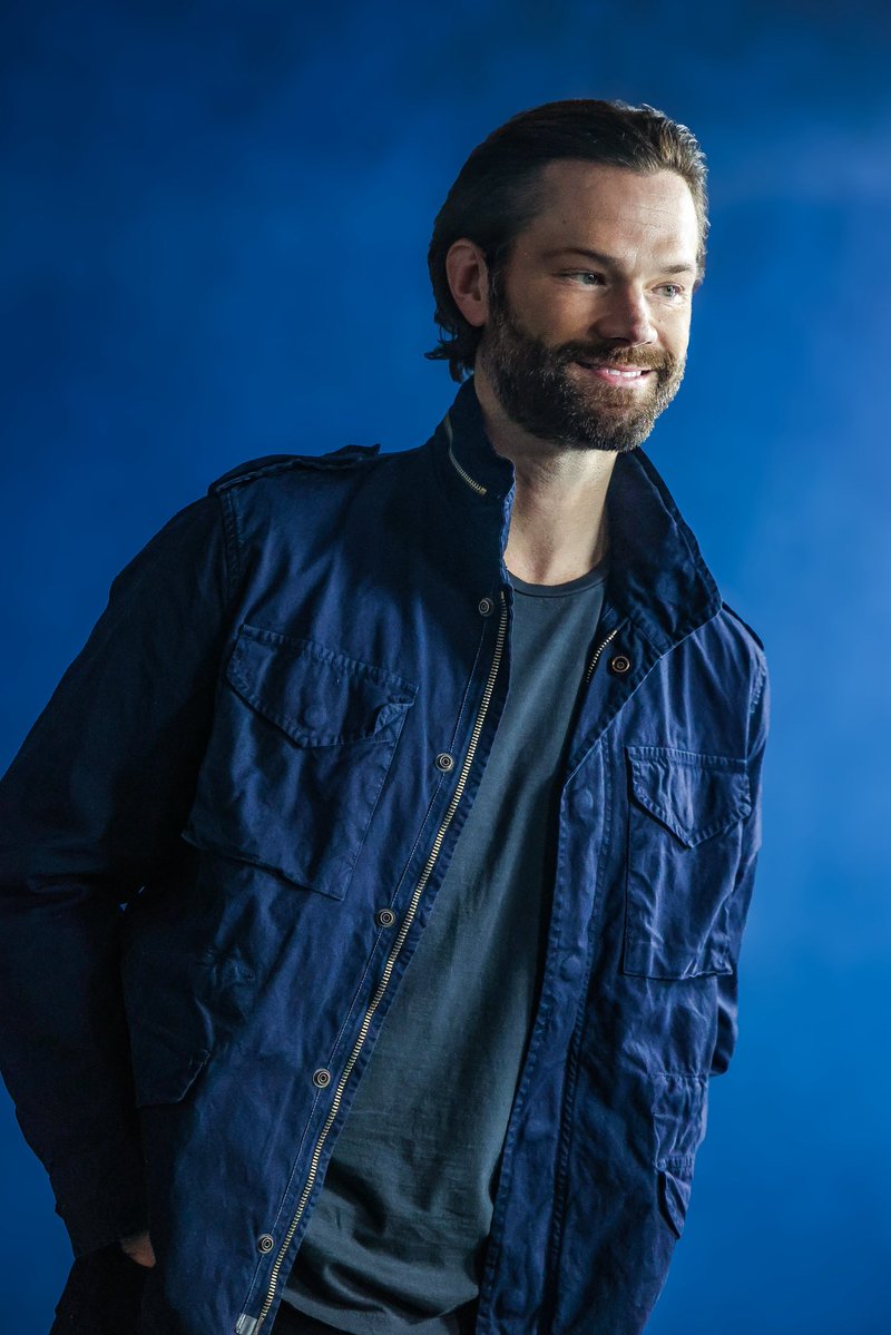 CreationEnt's tweet image. Today we join Jared Padalecki’s worldwide legion of fans in wishing the big guy a joyous birthday with family and friends!
For over 15 years we’ve toured with Jared on our Creation Road So Far SPN Conventions and no one is more enthusiastically dedicated to making sure every fan…