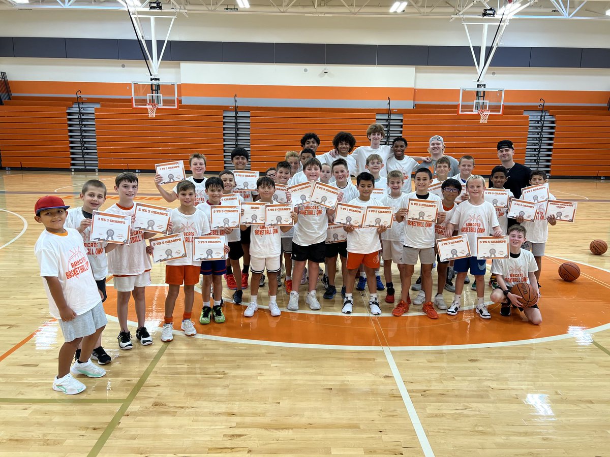 Celina_Hoops's tweet image. Another amazing summer of basketball camp! Thank you to all of the coaches and players who helped make it a great experience and thank you to all of the parents and campers who took time out of their summer to get better! @celinaqbclub