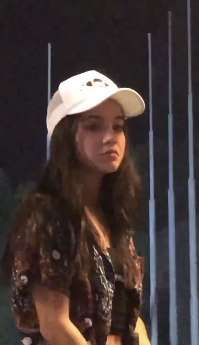 acervomerced's tweet image. Ela tendo uma lembrança de que foi um taco igual a esse que matou seu sogro