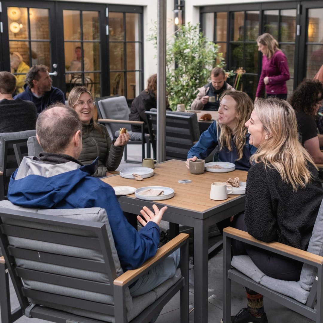 💛💙 In North Clare lies a space where movement meets creativity, and coffee meets connection at Dolly’s Liscannor ✨
More than a café. More than a studio. Dolly’s is a feel-good hub where you can stretch, sip, sweat, or simply slow down
Learn more: visitclare.ie/activities/mov…