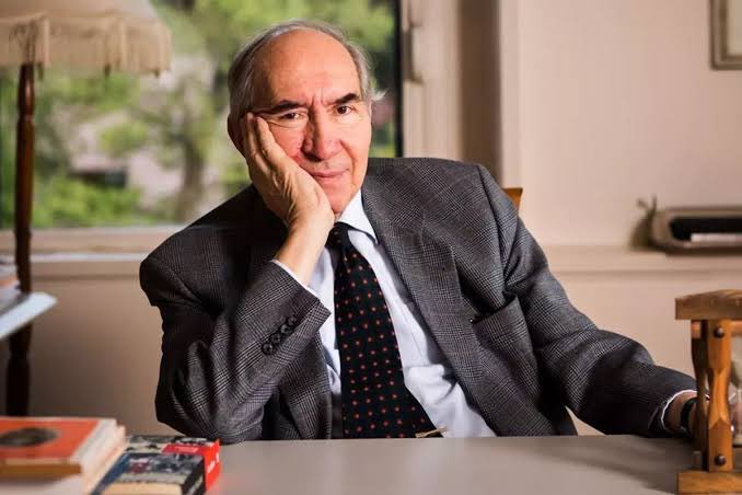 Tedavi gördüğü hastanede 93 yaşında vefat eden Cumhuriyet Halk Partimizin eski genel başkanı, Türk basınının duayen ismi, gazeteci, yazar ve siyasetçi Altan Öymen'e Allah’tan rahmet; ailesi, sevenleri ve partimize başsağlığı dilerim.
#altanoymen