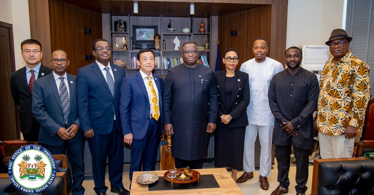 julius_maadabio's tweet image. I was happy to welcome my friend and the Director-General of the Food and Agriculture Organization (FAO), QU Dongyu, on his first visit to Sierra Leone.
I expressed my gratitude for accepting my invitation, for FAO's sustained support of our agricultural sector, and for his…