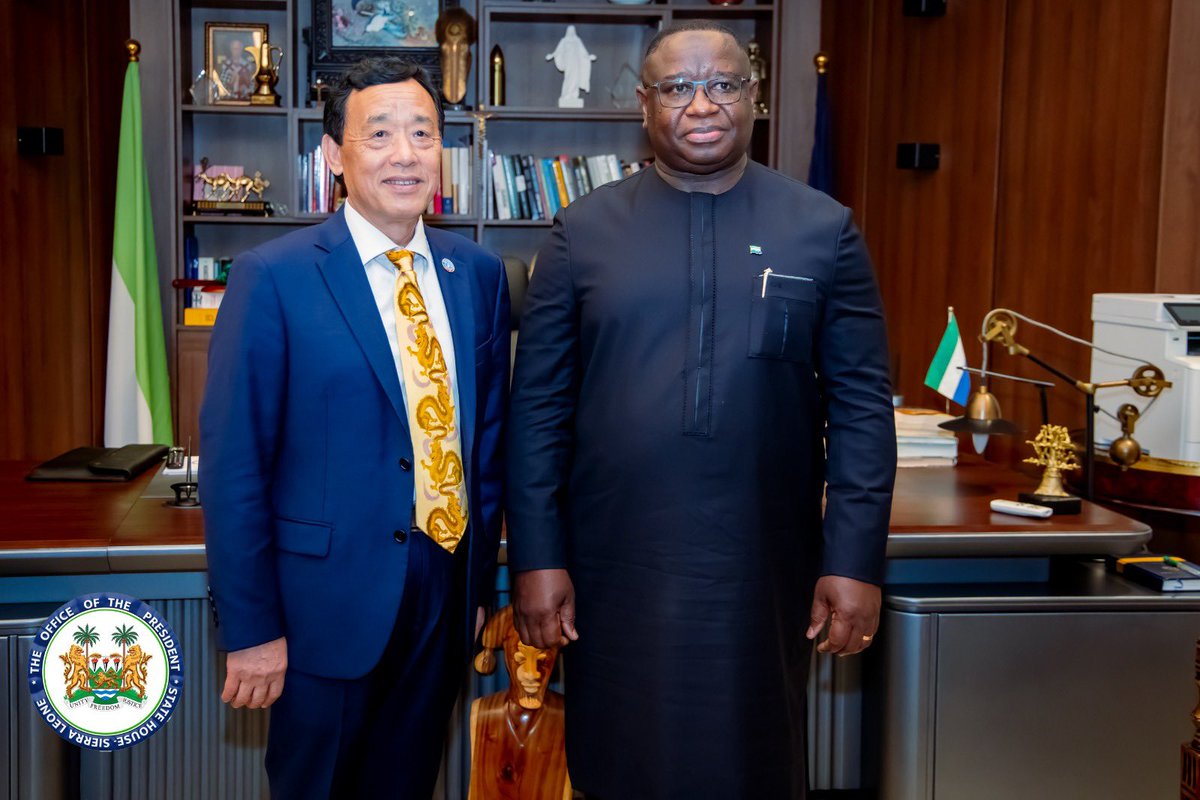 julius_maadabio's tweet image. I was happy to welcome my friend and the Director-General of the Food and Agriculture Organization (FAO), QU Dongyu, on his first visit to Sierra Leone.
I expressed my gratitude for accepting my invitation, for FAO's sustained support of our agricultural sector, and for his…