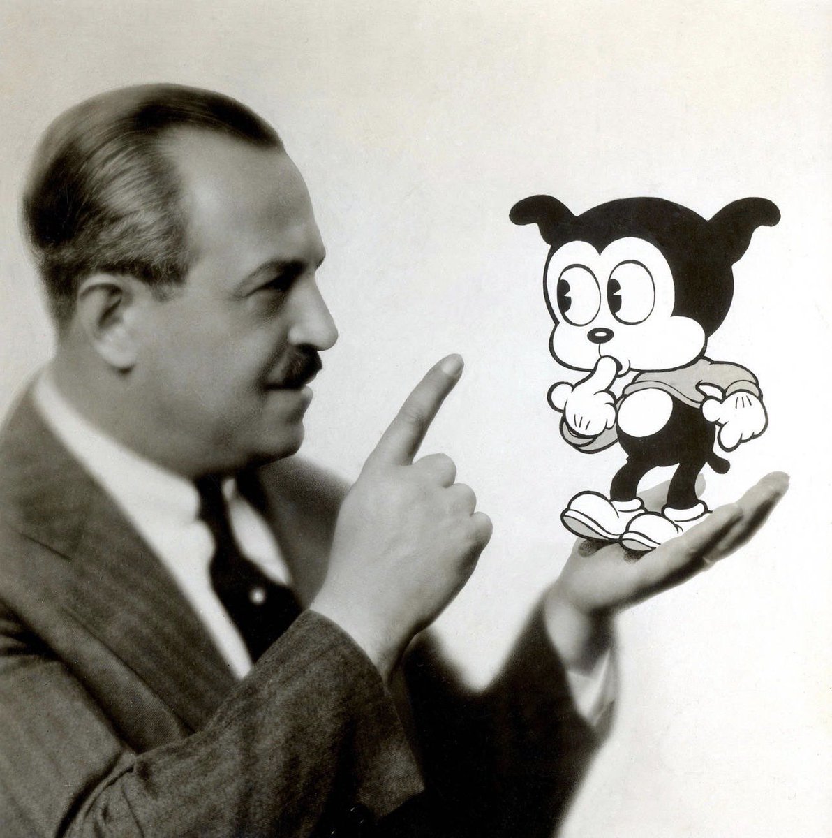 fleischertoons's tweet image. 🎂Happy Birthday Max Fleischer🎂
Watch your favorite Fleischer cartoon today in his honor!
#fleischerstudios #maxfleischer #cartoon #animation #kokotheclown #bettyboop #popeye #superman
