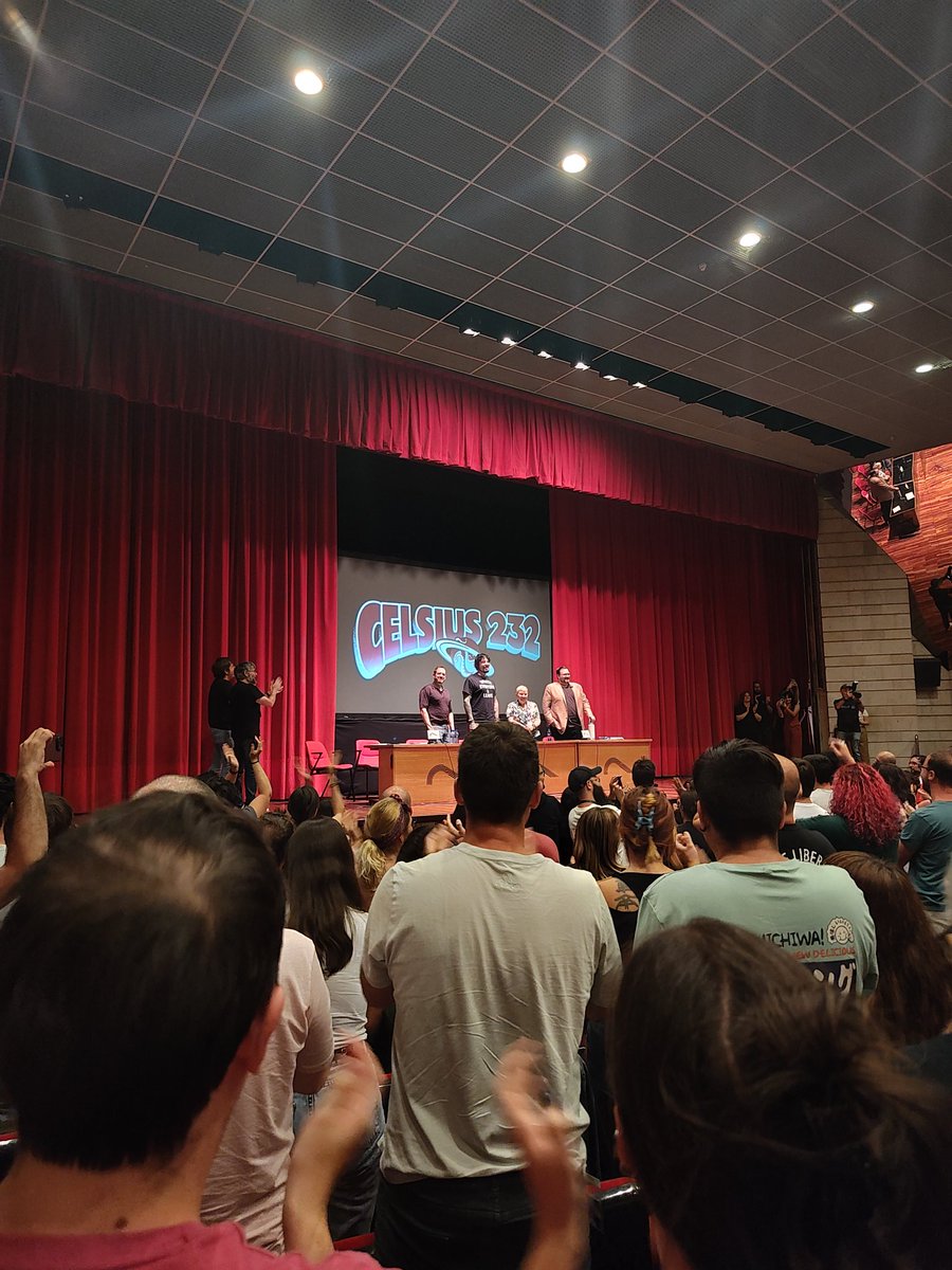 If you can sign 10h+ daily we can clap 10min or more.
<a href="/DragonsteelBook/">Dragonsteel</a> <a href="/festivalcelsius/">Celsius 232</a> <a href="/BrandSanderson/">Brandon Sanderson</a> <a href="/LordGrimdark/">Joe Abercrombie</a> <a href="/misterkristoff/">Jay Kristoff News/Updates</a> BarbaraHambly