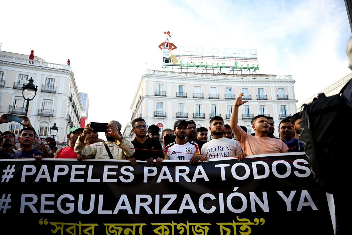 ionebelarra's tweet image. Ante el terrorismo racista alentado por la extrema derecha política y mediática, nos van a tener enfrente en las calles. ✊