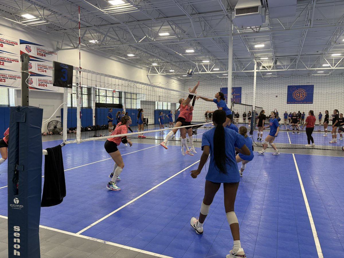 The Canes scrimmaged at Gainesville Juniors this afternoon. At the net is Jacey Carter-Mitchell of GHS taking on USA Volleyball U19 national team member Shayla Rautenberg of Milford HS (Nebraska). Both class of 2028!