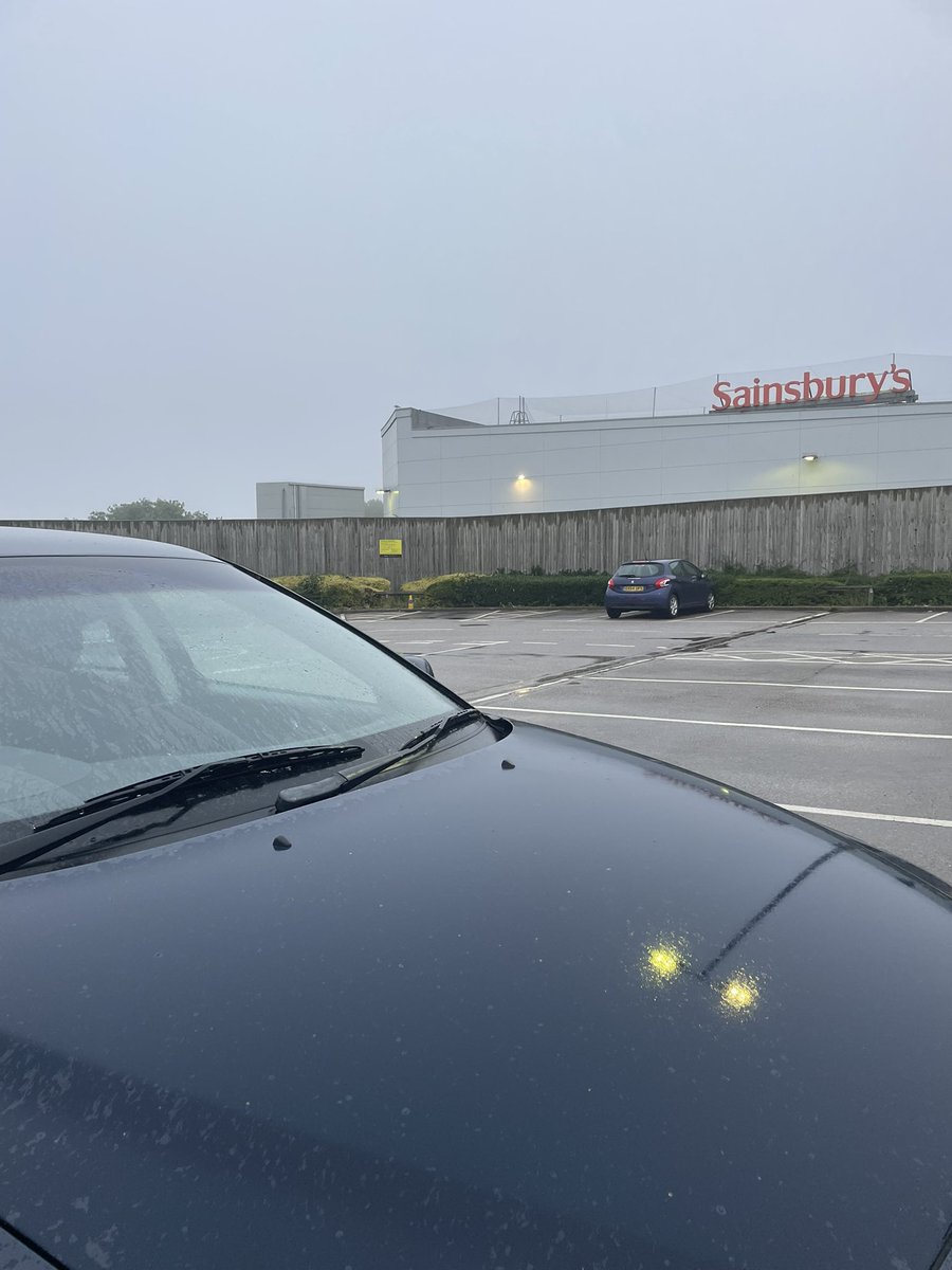 jduck1979's tweet photo. Live Whitby Weather update…. It’s crap outside https://t.co/jhQFCtfJYv