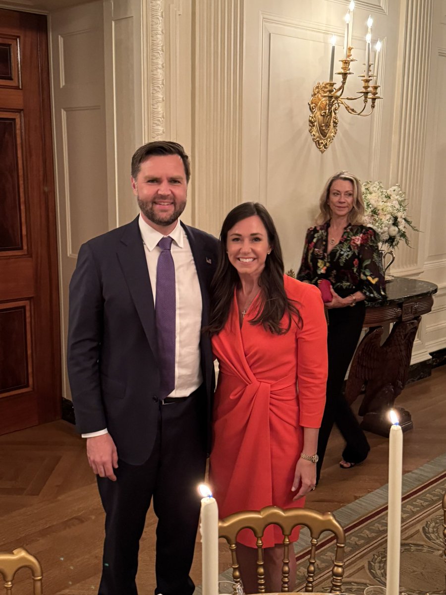 KatieBrittforAL's tweet image. Always great to see my friend @JDVance — he’s doing a tremendous job advancing President Trump’s agenda to make America safe, strong, and prosperous again.