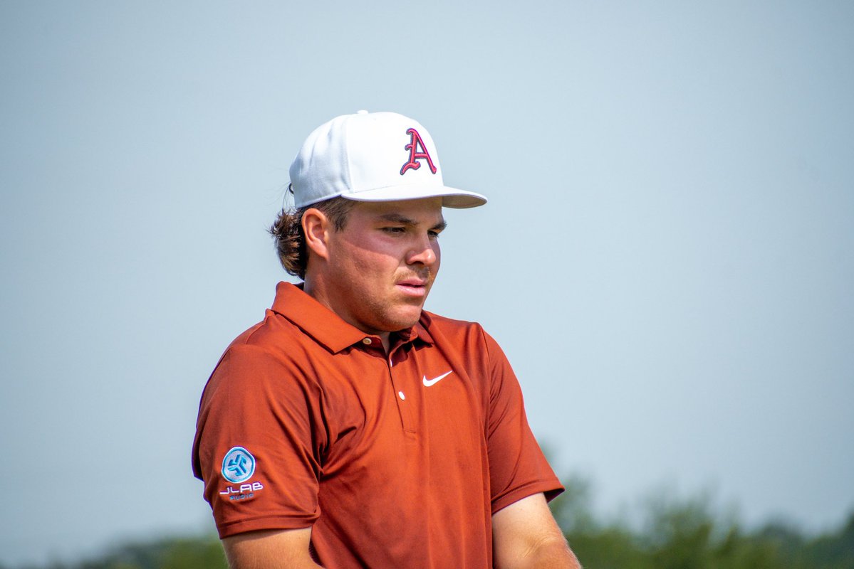 eliteamseries's tweet image. John Daly II is on 🔥 at the #SouthernAm.
The @RazorbackMGolf rising senior holds a 4-stroke lead thru #12.
Live scoring 🔗 in bio.
@sgagolf