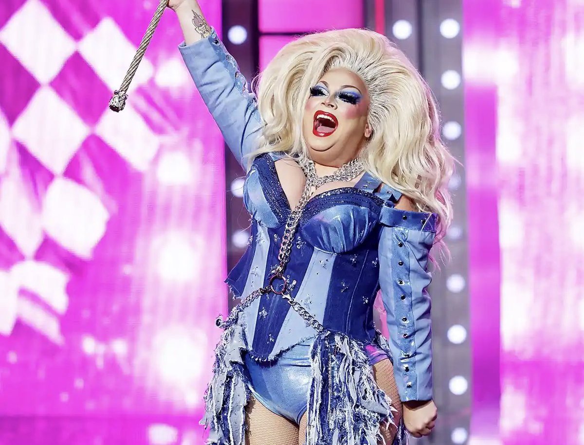 joeynolfi's tweet image. They got her a crown, gal 👑
Spoke with Ginger Minj about channeling Elphaba to endure a ‘witch hunt’ season, Broadway calling, and why she’s not changing for anyone after Drag Race All Stars 10:
‘Feel like I can breathe for the first time in 10 years’
ew.com/rupauls-drag-r…