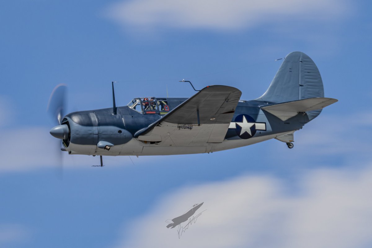 Bren_Horton's tweet image. 7.19.25 | Finally! The first public flight of the recently restored Helldiver!
1944 Curtiss SB2C Helldiver performing maneuvers for the crowd at the National Museum of WWII Aviation campus @COSAirport
#avgeek #aviation #aviationphotography #photography #Colorado #canon #KCOS