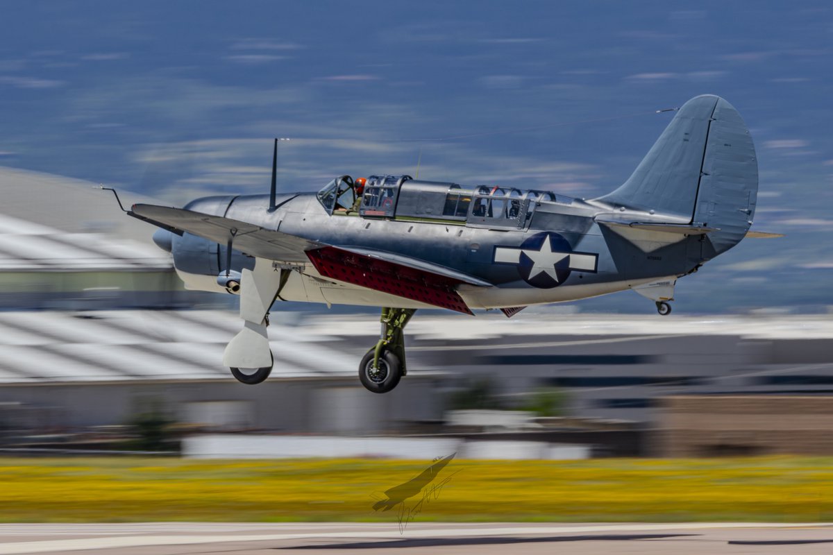 Bren_Horton's tweet image. 7.19.25 | Finally! The first public flight of the recently restored Helldiver!
1944 Curtiss SB2C Helldiver performing maneuvers for the crowd at the National Museum of WWII Aviation campus @COSAirport
#avgeek #aviation #aviationphotography #photography #Colorado #canon #KCOS