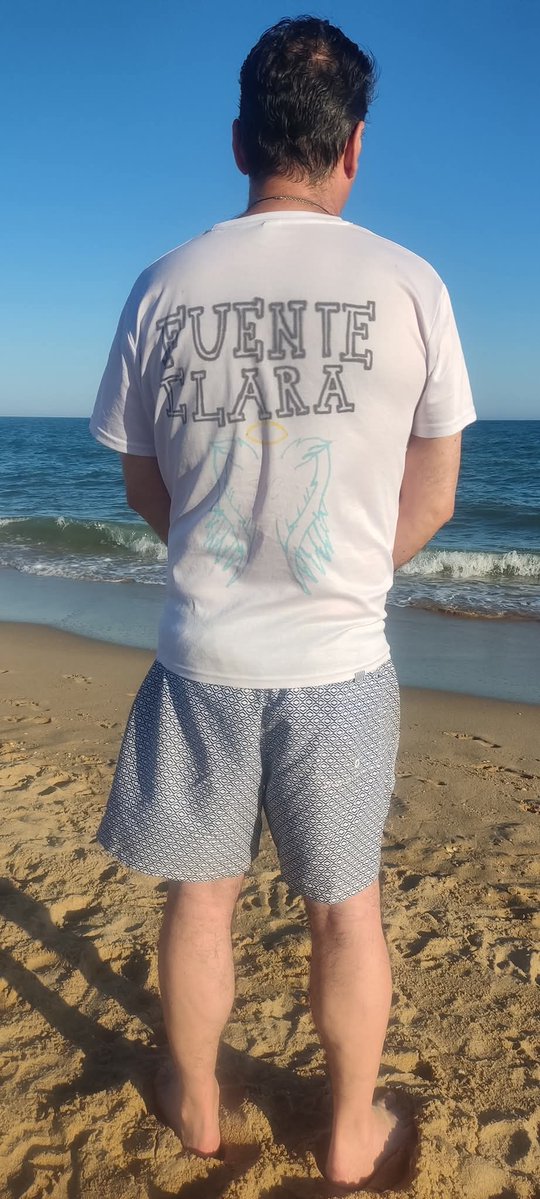 jcabram's tweet image. Mi ángel, te busco en la inmensidad del océano, en tu lugar favorito.
Te siento junto a mi, en el rugir de las olas que rompen en tu querida orilla.
Te veo en las imágenes de mi retina y en la memoria de mi cerebro.
Siento tu caricia cada vez que me envuelve el viento, sí, ese…