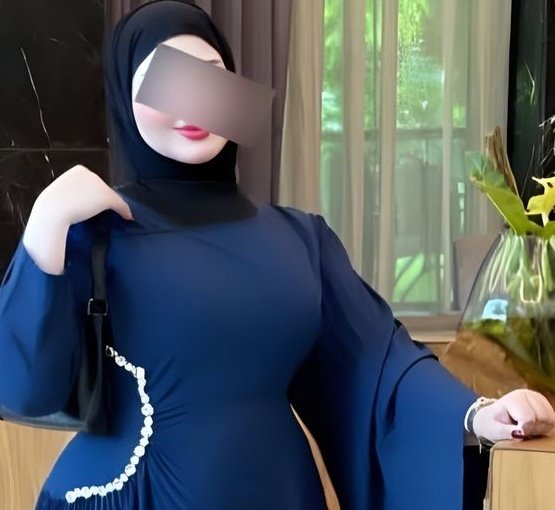 “أحيانًا أُحبّكَ
"وأحيانًا" هذهِ
هيَ كُلُّ عُمري”.