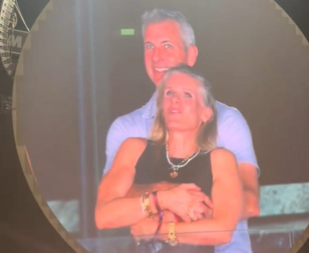 SibleyBoss's tweet image. And just like that…
Andy Byron, CEO of Astronomer, stepped down after the viral "Kiss Cam" video from a Coldplay concert showed him with his arms wrapped around Chief People Officer Kristin Cabot, sparking affair rumors. Both were placed on leave…Byron’s resignation was…