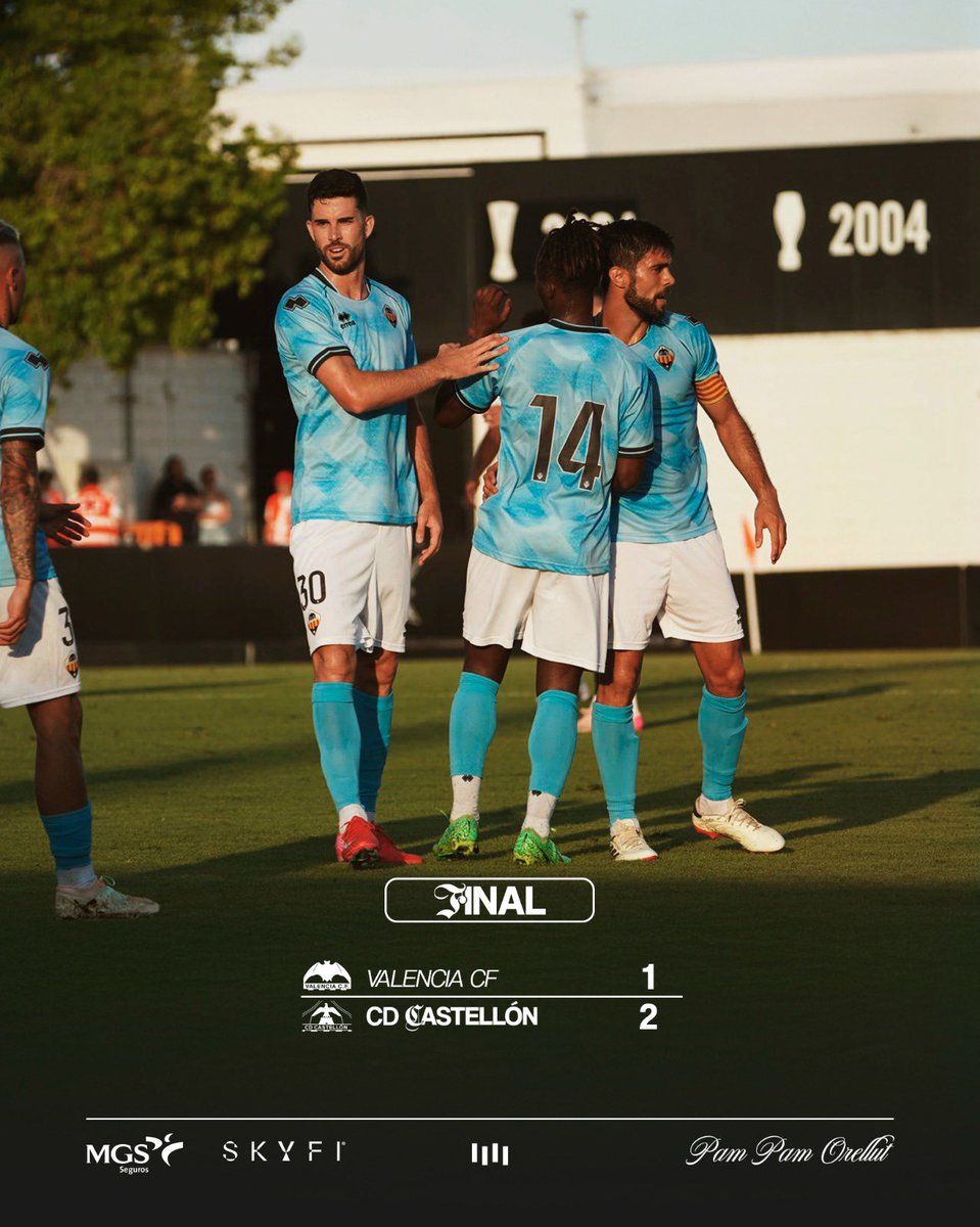Final en la Ciudad Deportiva del Valencia CF (1-2)

Gran victoria albinegra tras un sensacional partido, destacando un muy buen primer tiempo

⚽️ Camara y Cipenga anotaron los tantos del encuentro

#ValenciaCastellón
#PPO👂