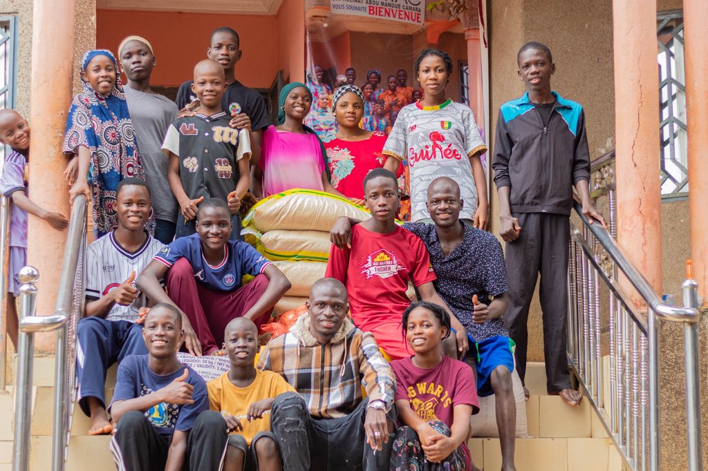FodeCamaraFC's tweet photo. Redonnons du sourire aux enfants orphelins. ❤️🤝.

#FC14 https://t.co/sGODTjhn8l