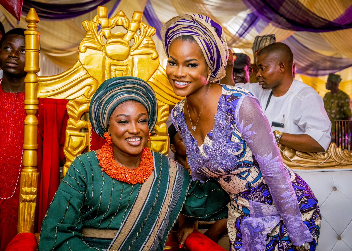 Adebo_ogund's tweet image. We joined other dignitaries in celebrating the 50th birthday of the Alaafin of Oyo, Ikubaba Yeye, Oba Abimbola Owoade, at Olivet Baptist High School, Oyo town.
In my felicitation at the ceremony, I congratulated the Alaafin on the Golden Jubilee milestone and prayed to God to…