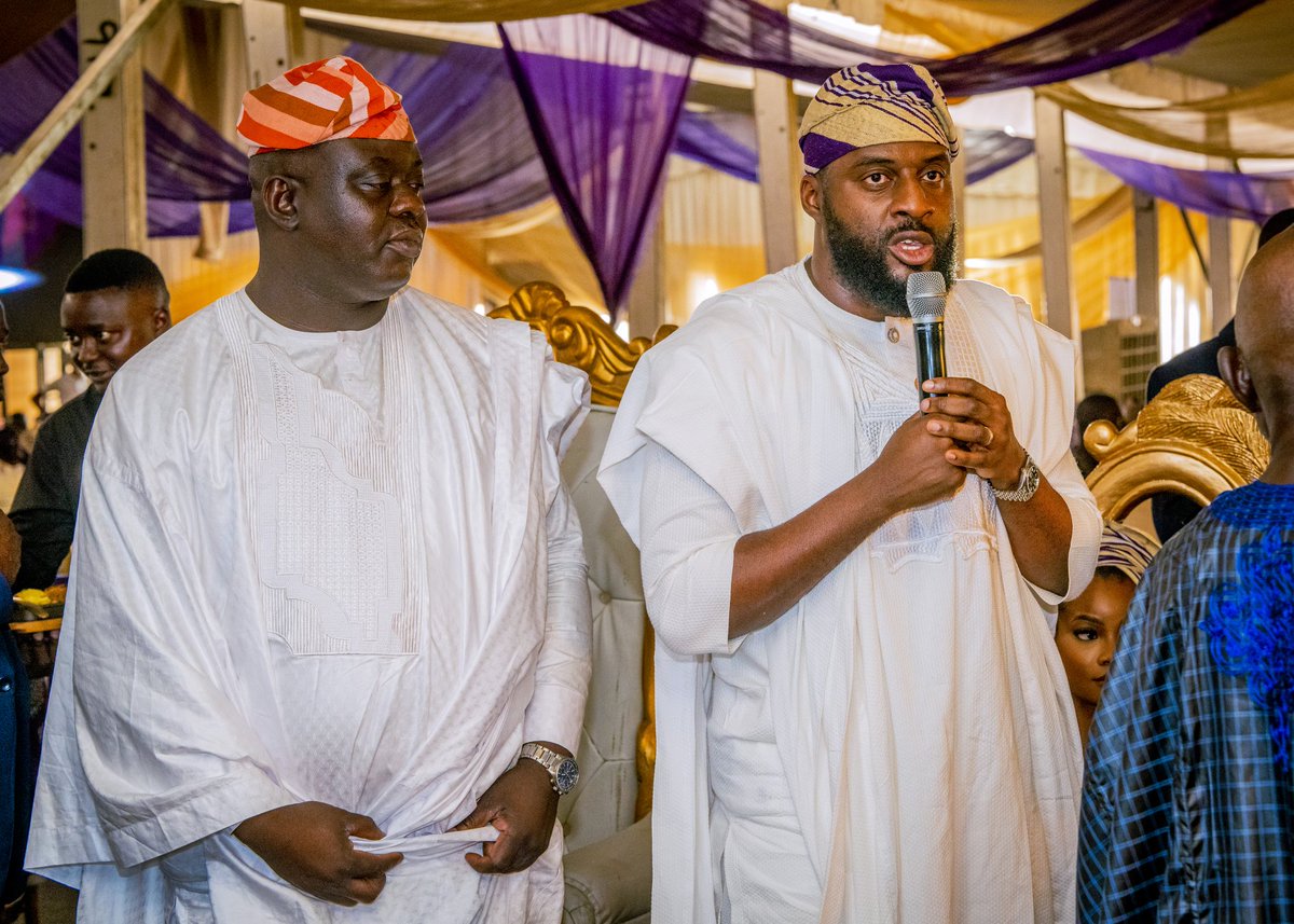 Adebo_ogund's tweet image. We joined other dignitaries in celebrating the 50th birthday of the Alaafin of Oyo, Ikubaba Yeye, Oba Abimbola Owoade, at Olivet Baptist High School, Oyo town.
In my felicitation at the ceremony, I congratulated the Alaafin on the Golden Jubilee milestone and prayed to God to…
