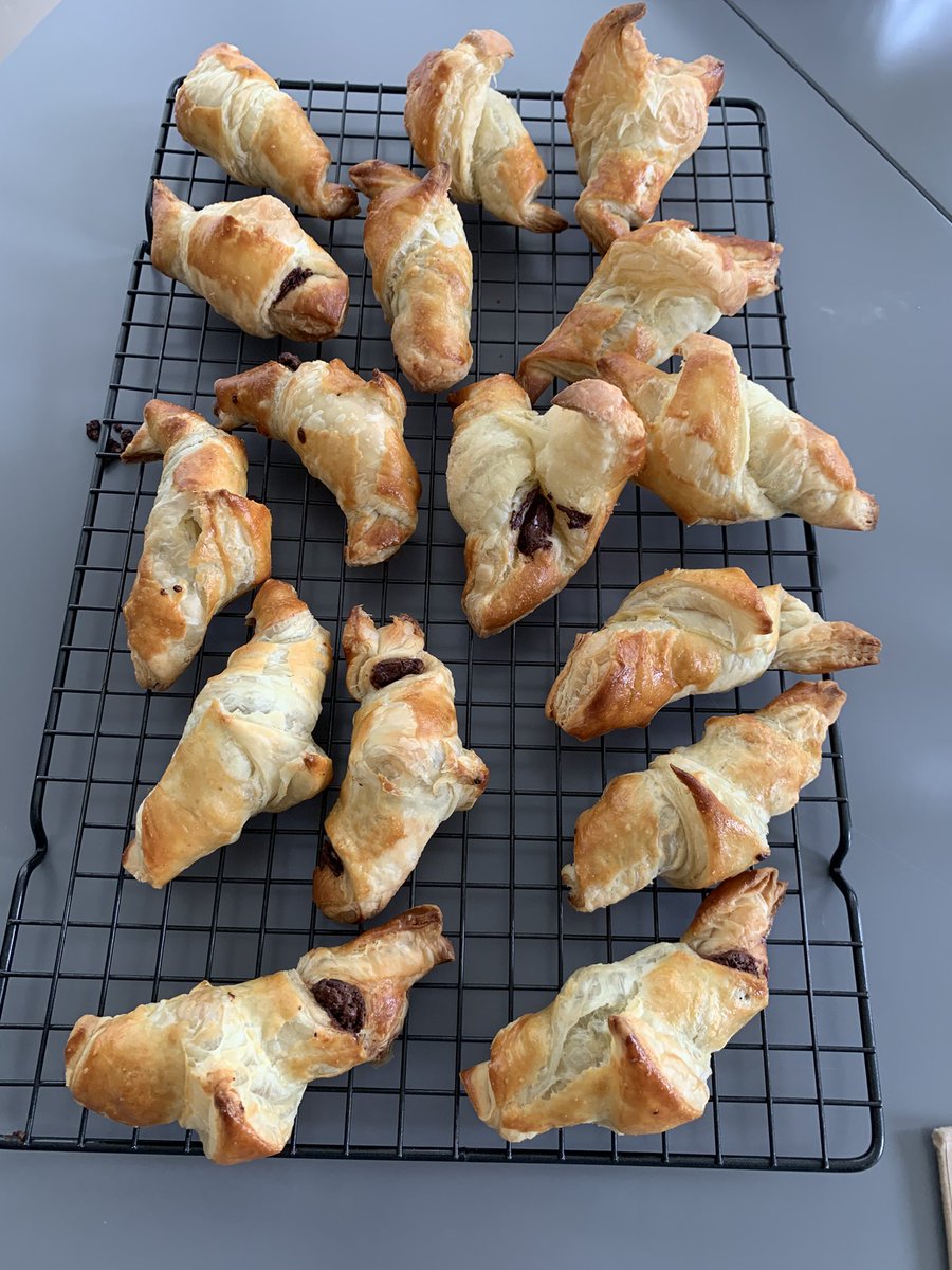 lizzyscardinal's tweet image. Made these yummy chocolate filled croissants 🥐
But @PepperidgeFarm @PFCares we need to talk about your ingredient choices. 🤨🤨🤨