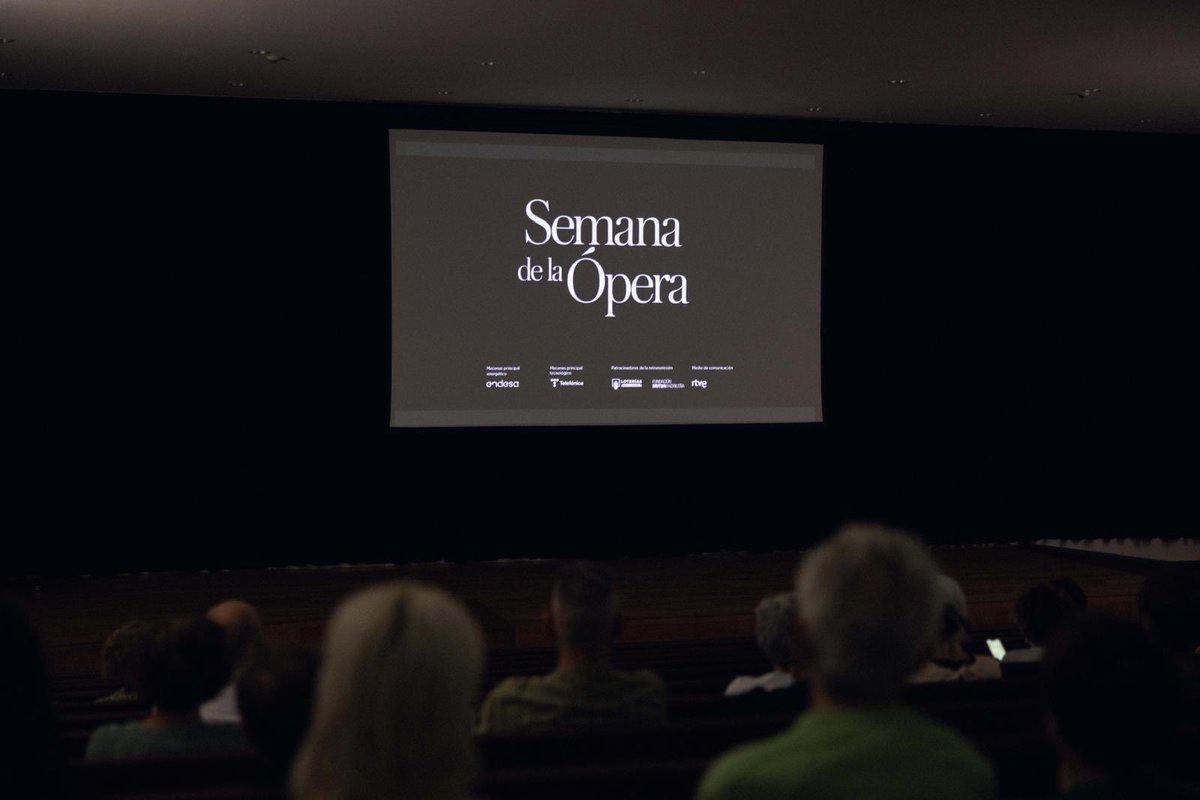 CGACSantiago's tweet image. Retransmisión en directo no CGAC da ópera ‘La traviata’ de Verdi no marco da Semana da Ópera do @Teatro_Real 🎶