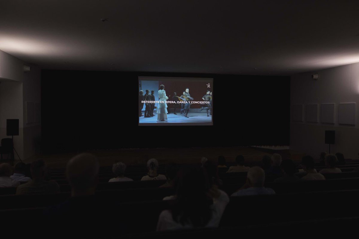 CGACSantiago's tweet image. Retransmisión en directo no CGAC da ópera ‘La traviata’ de Verdi no marco da Semana da Ópera do @Teatro_Real 🎶