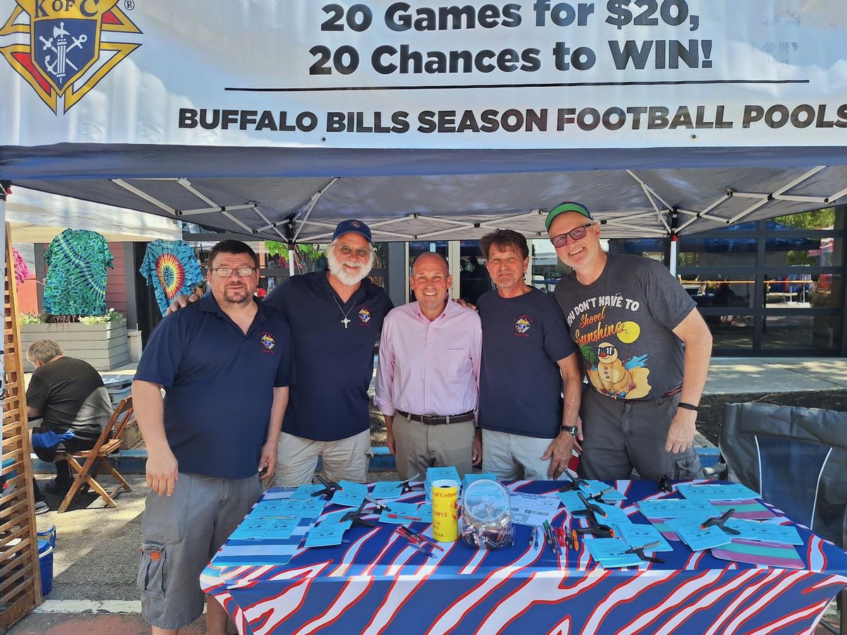 RepLangworthy's tweet image. Had a blast this afternoon at BurgerFest in Hamburg - celebrating the birthplace of the hamburger at the 1885 Erie County Fair! Great food, live music, & hometown pride made it a perfect day to celebrate tradition with family and friends.
Thanks to everyone who stopped to chat &…