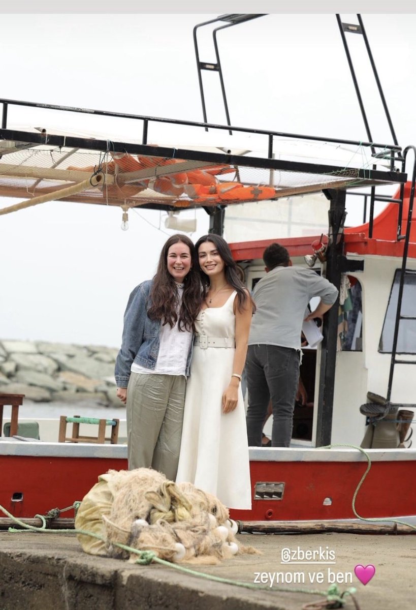 All About Özge Yağız tweet media