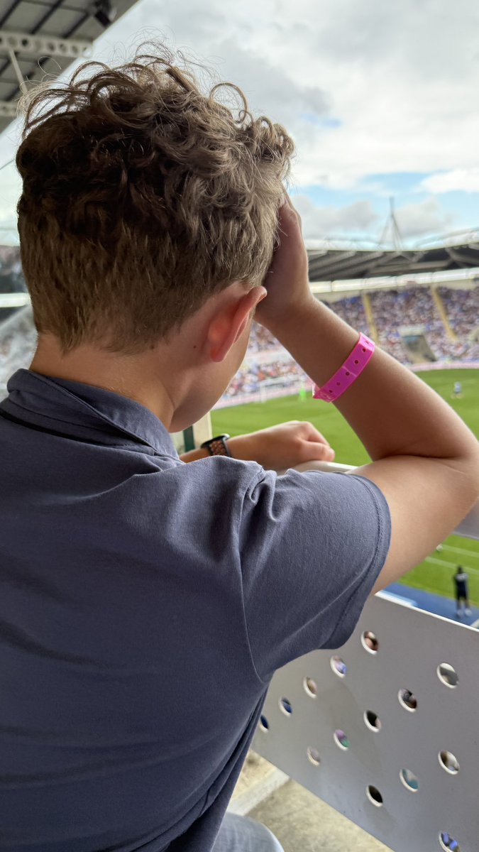 JnrRFCReporter's tweet image. What a fantastic day today. Had wonderful hospitality with the Vice Presidents, then sitting with the Directors box. Had to keep being reminded where I was, by my Dad as I got over excited during the match 😛 - #ReadingFC did well. I wonder if Ahmed has let Son out of his pocket…