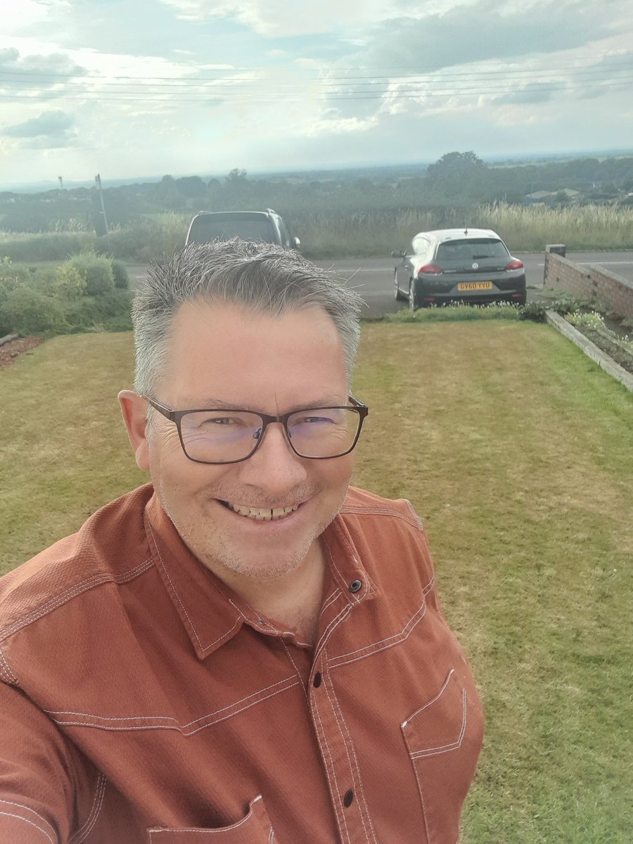 1StevieKilner's tweet image. Out and about again today....
This time, a visit to a new pub in the Staffordshire Moorlands with friends.
Perfect country pub and with its own micro brewery. Smashing 😊