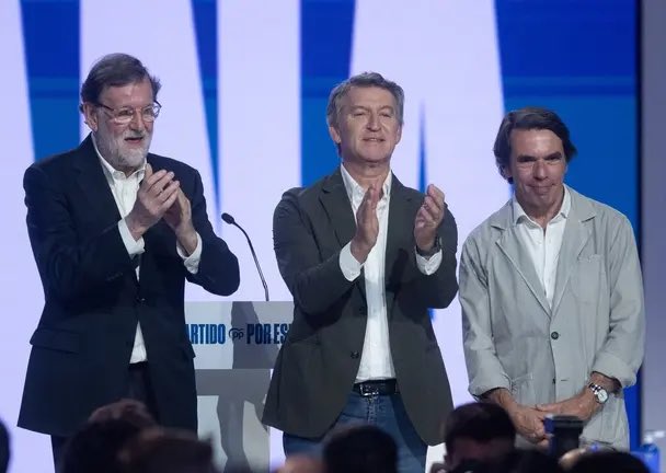 Alberto, Jose María, Mariano, me gusta cuando calláis porque estáis como más presentes. Sobre todo esta semana.