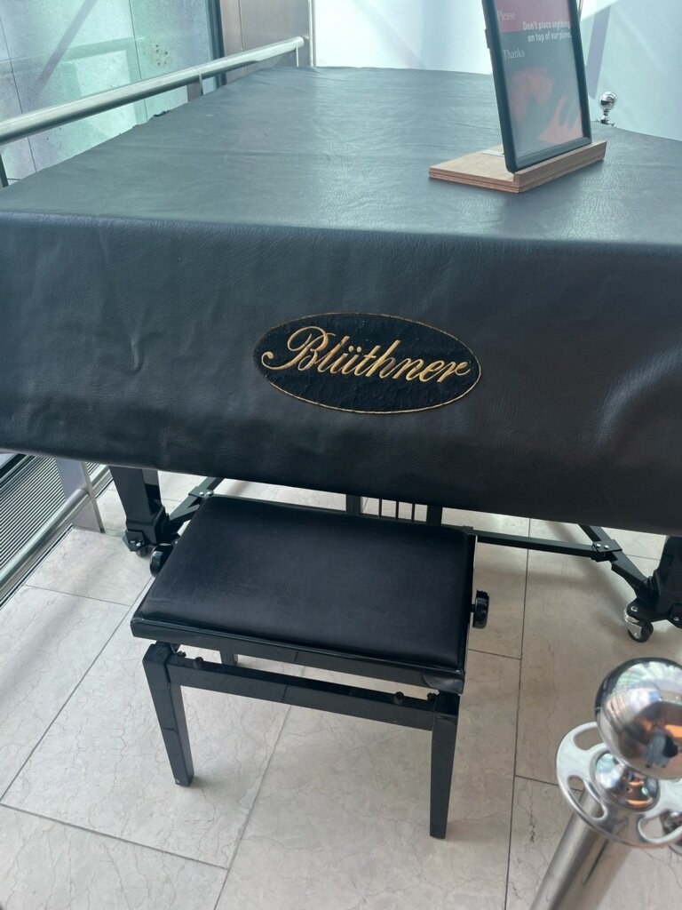 PianistTweet's tweet image. Received this #Blüthner #piano photo from a friend visiting London. 🖤🤍