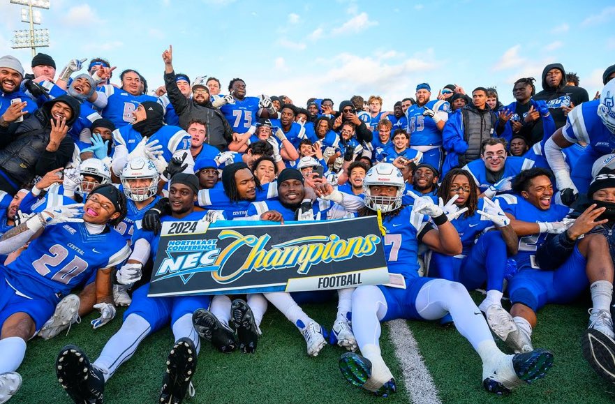 Excited to be competing at CCSU tomorrow! <a href="/FBCoachCJ/">Charles Williams III</a> <a href="/HallFootball1/">Hall Football</a>