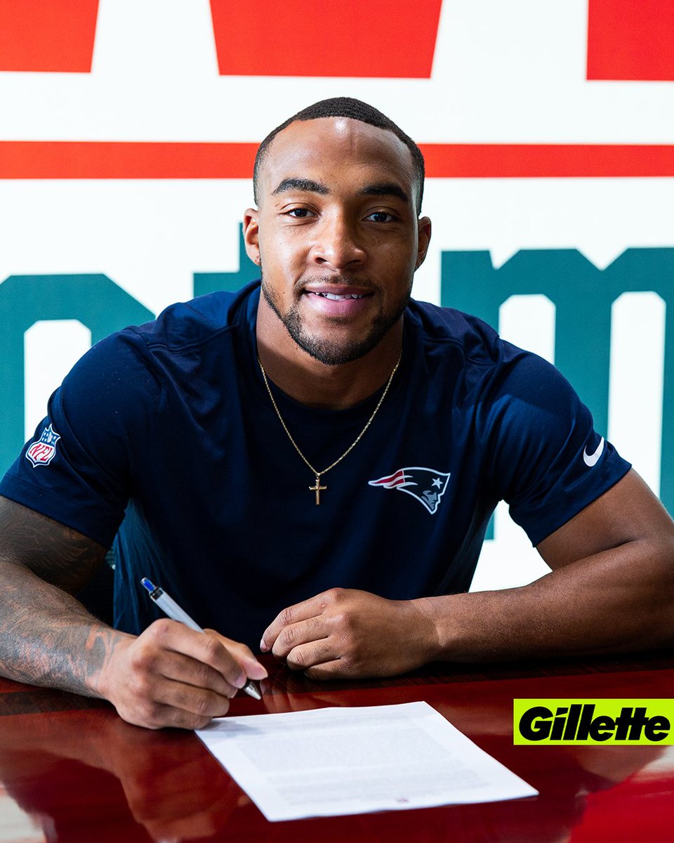 Patriots's tweet image. Patriots sign 2025 second-round draft pick RB TreVeyon Henderson: bit.ly/46Tx3yP