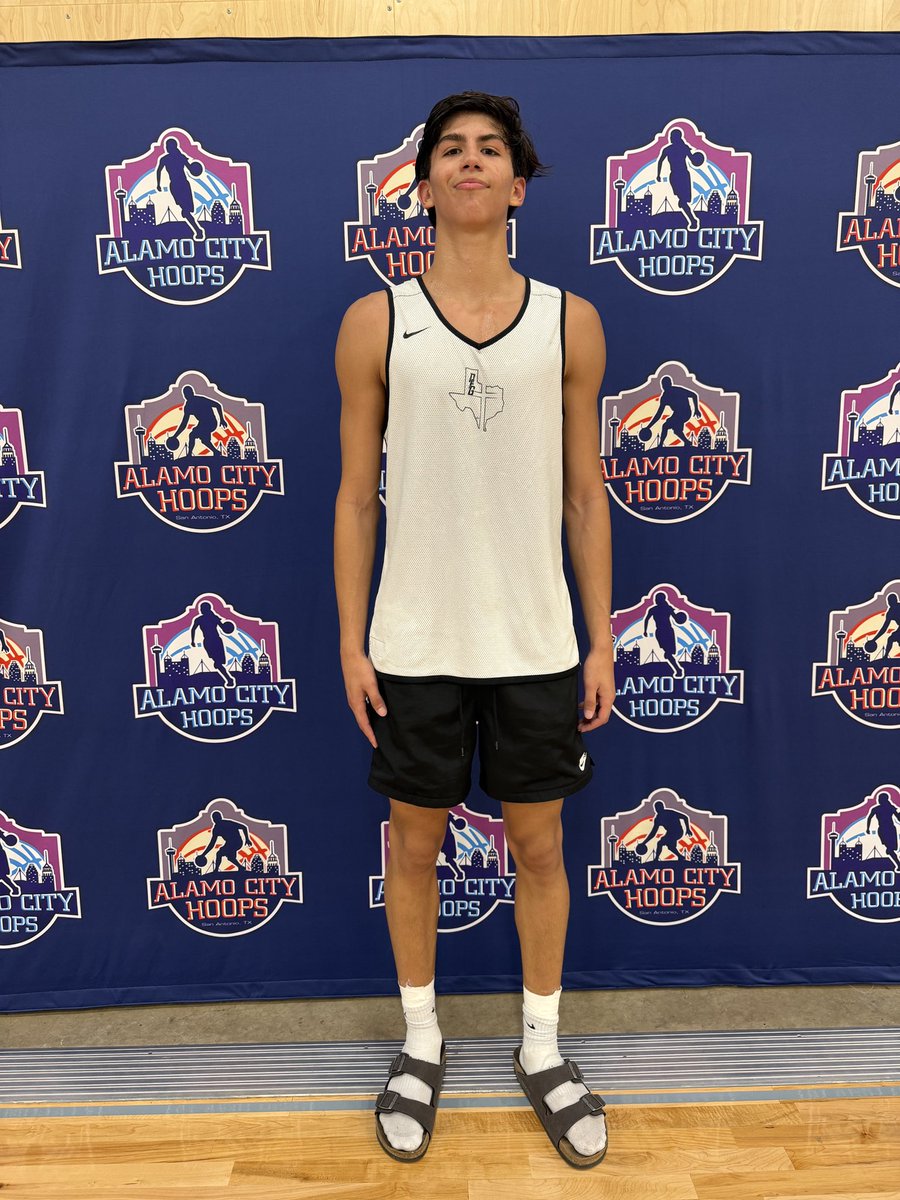 🏀Day 2 #SummerHoospfest🏀

Player Spotlight ‼️

<a href="/nickzaratee/">nick zarate</a> finished with 21 pts in <a href="/ofgelite/">ONLY FEAR GOD ELITE</a>’s 66-62 win over the McAllen Ballers! 

He performed from all over the floor, hitting clutch shots &amp; leading his team to a 2-0 record so far this weekend! 

<a href="/AlamoCityHoops1/">Alamo City Hoops</a>