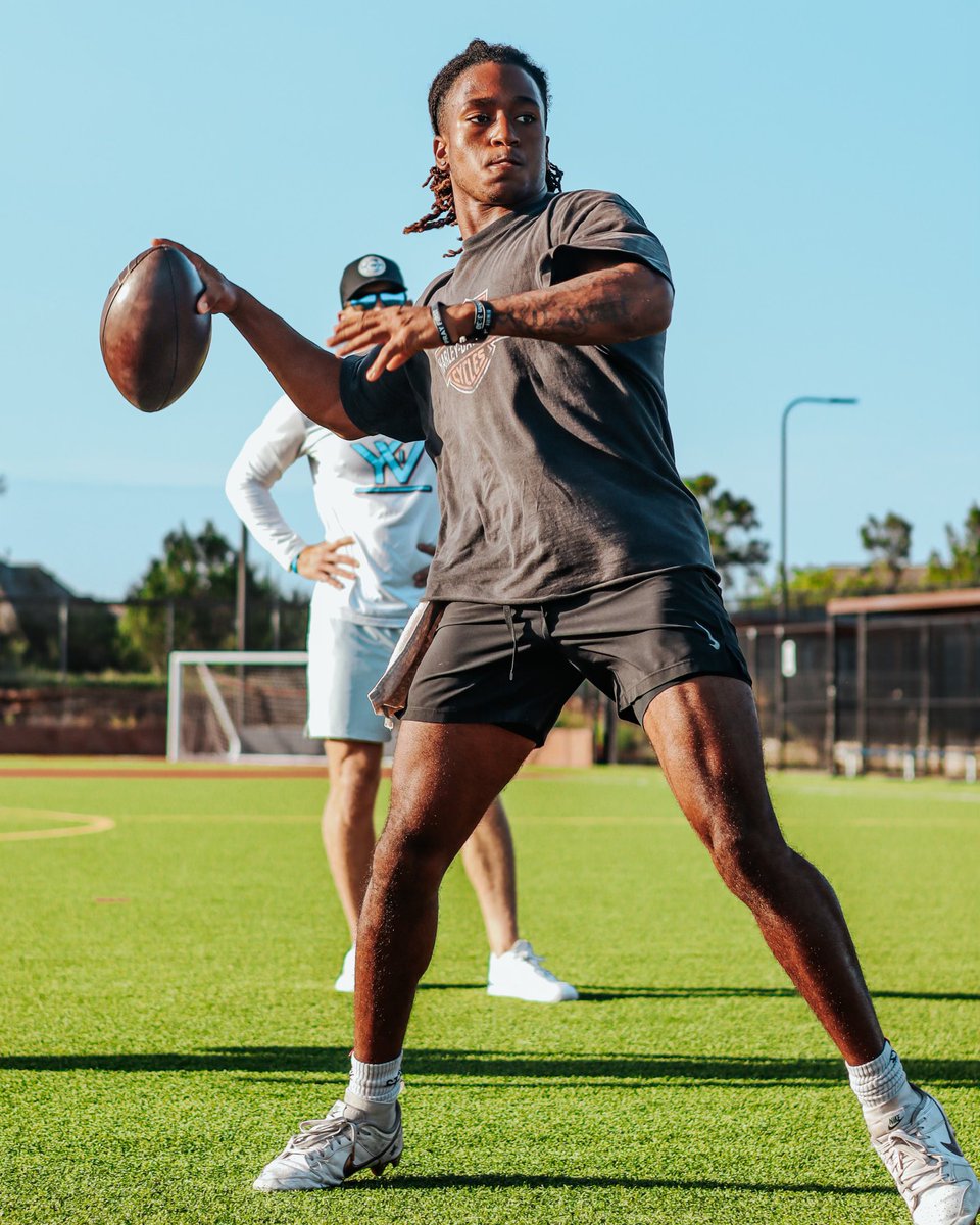 YVQBacademy's tweet image. It’s been an incredible journey watching Brennan High School QB @cayden_glass5 grow into the leader and playmaker he is today. Proud to have been part of the process all these years. Senior season loading. 🐻 

#YVQB #YVQBacademy