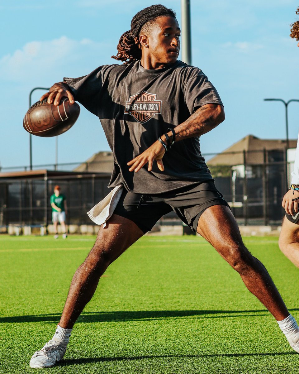 YVQBacademy's tweet image. It’s been an incredible journey watching Brennan High School QB @cayden_glass5 grow into the leader and playmaker he is today. Proud to have been part of the process all these years. Senior season loading. 🐻 

#YVQB #YVQBacademy