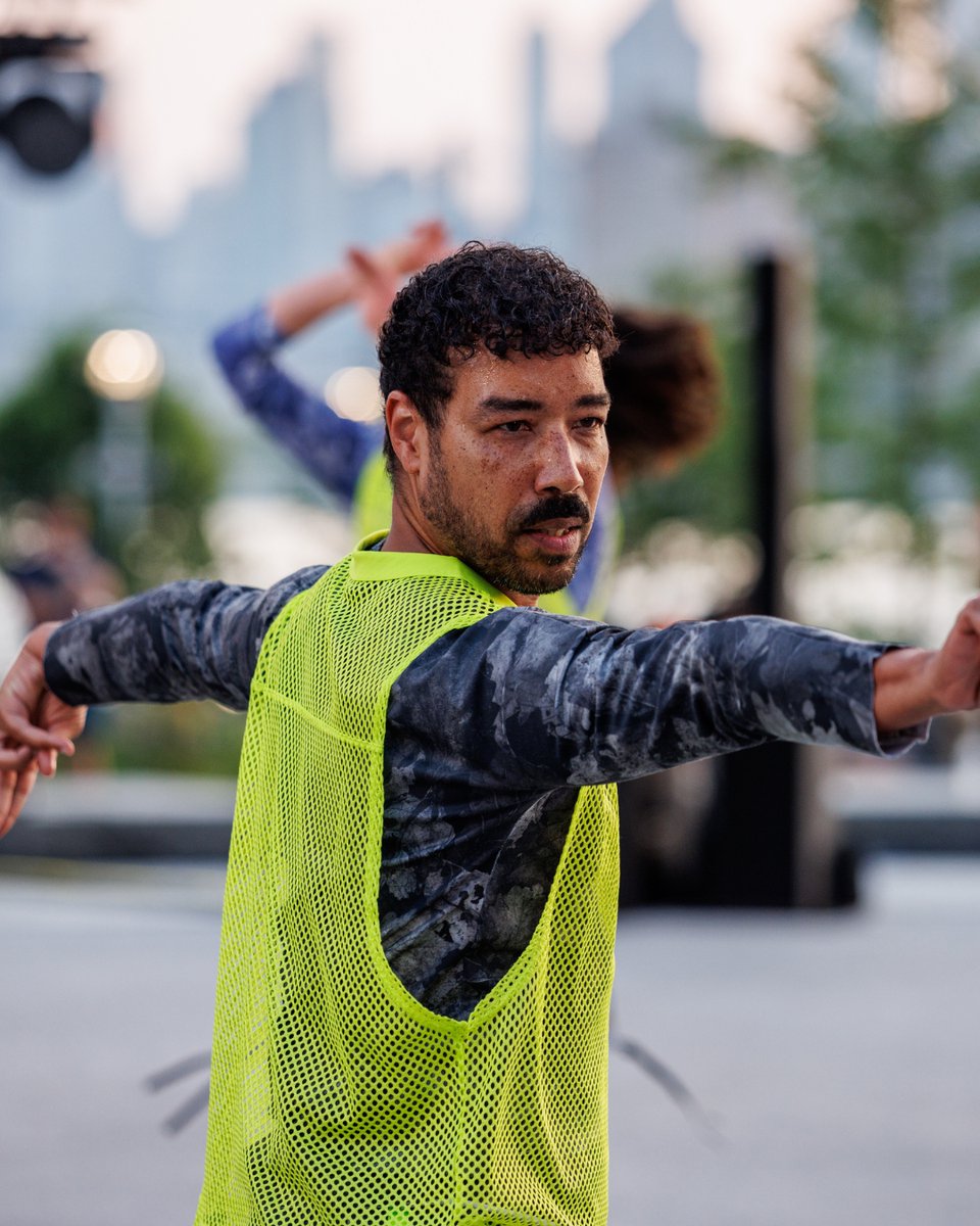 These shots from Outside Out have us hyped for Open Machine by Rashaun Mitchell + Silas Riener — where dance meets AI and bodies think in sync.

🗓 Sep 19–20 at NYU Skirball
📸 Maria Baranova
🔗 nyuskirball.org/events/open-ma…