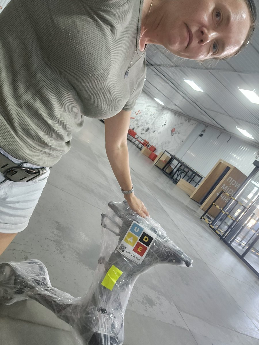 LadyBugFella's tweet image. Even a simple walker can be a lifesaver if it gets to those who really need it!
In addition to a million things to do and endless driving during my trip to Ukraine, I managed to help this woman from Sumy on behalf of @UADE2024
SLAVA UKRAЇNI!