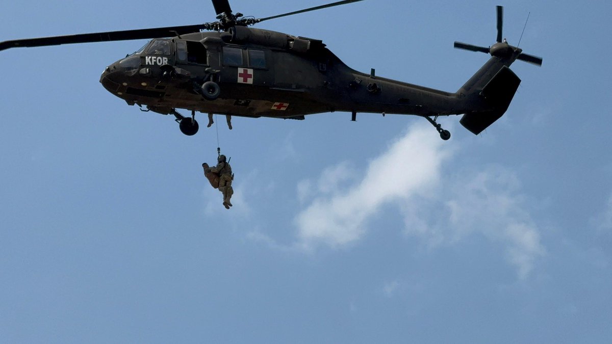 admirim's tweet image. The Commando Battalion of the Albanian Armed Forces conducted exercises in Peja, Kosovo. 🇽🇰🇦🇱