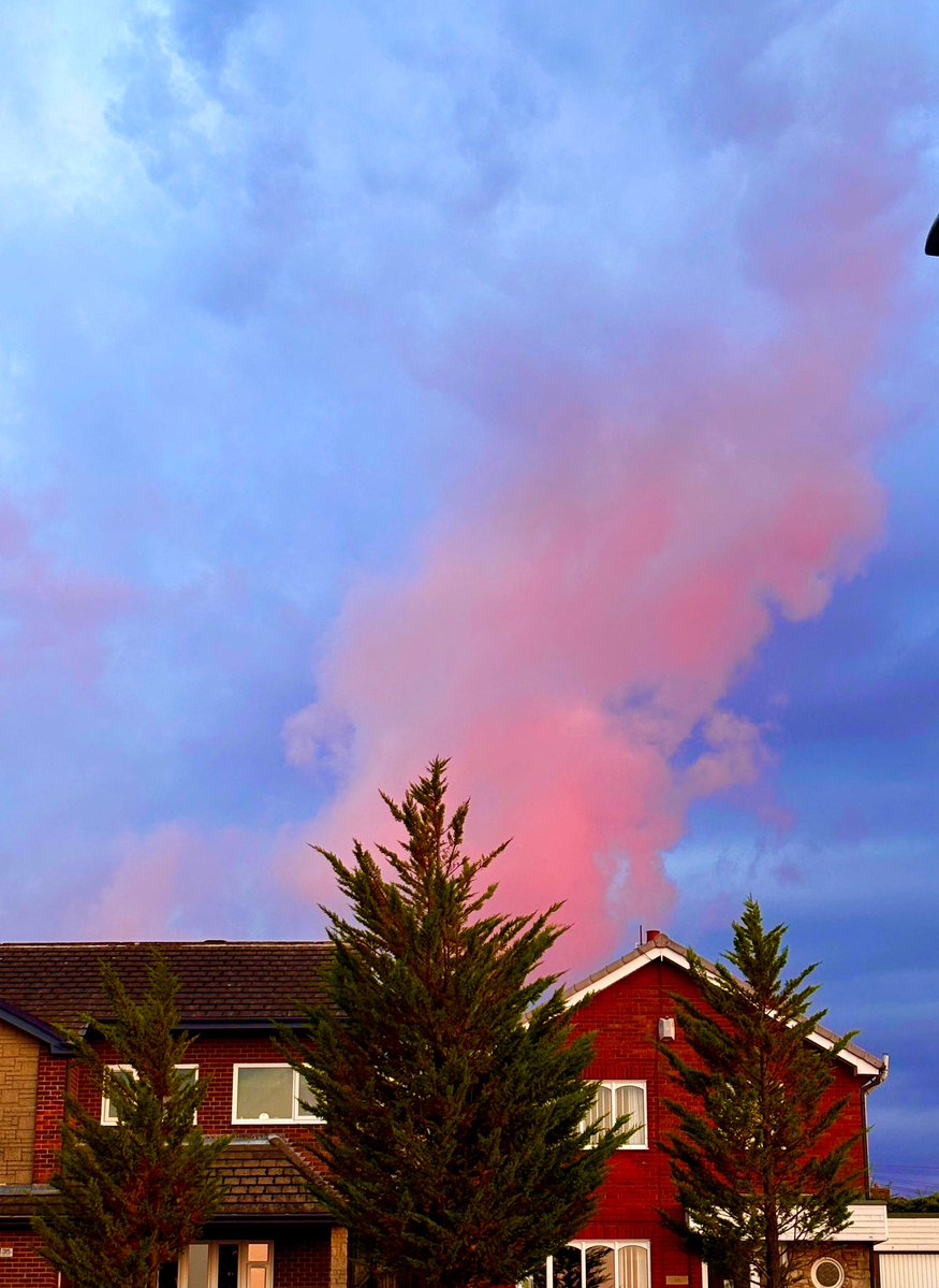 Nik D (@nikidoog) on Twitter photo Stormy weather brings candy floss skies in Bedlington. #Northumberland 📷 <a href="/NorthEastTweets/">North East Tweets</a> Stormy weather brings candy floss skies in Bedlington. #Northumberland 📷 <a href="/NorthEastTweets/">North East Tweets</a>