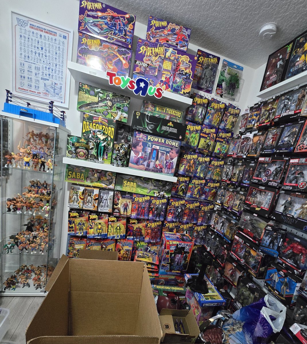 JohnnyGargano's tweet image. The packing has started!
Come hang out as I pack up our toy room/office! I'll chat about all of the stuff you've seen in my background as I put it in a box to move it to our new house.
Twitch.tv/TheJohnnyWrest…