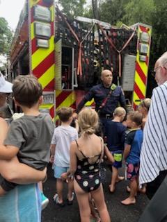 DavidPazos15's tweet image. Swim with a buddy! @mcfrs Fire Station 7(Chevy Chase) spent time at Chevy Chase Rec Association/8920 Spring Valley Rd, teaching kids the importance of learning to swim and always swimming with a buddy. As a reward, they spent time in the fire truck. @mcfrsPIO