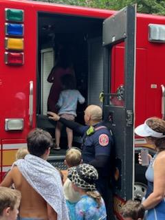 DavidPazos15's tweet image. Swim with a buddy! @mcfrs Fire Station 7(Chevy Chase) spent time at Chevy Chase Rec Association/8920 Spring Valley Rd, teaching kids the importance of learning to swim and always swimming with a buddy. As a reward, they spent time in the fire truck. @mcfrsPIO