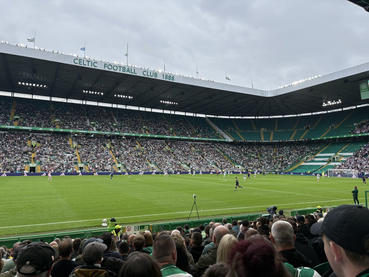 Canny day out in Glasgow. Less said about the result the better. #CelticFC miles ahead of #NUFC in terms of fitness. Great craic in the home end and in the city centre beforehand 👏🏼