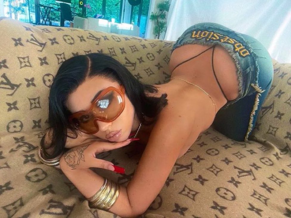 KALI UCHIS WOW