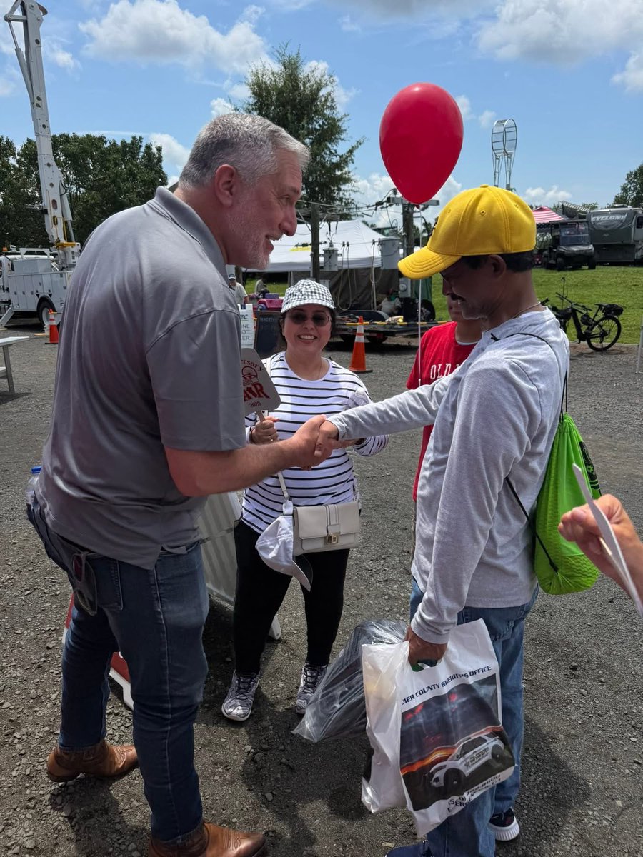 JohnReid4VA's tweet image. Amazing Saturday at the Fauquier County Fair! The GOP is really knocking it out of the park with their engagement. Everything from issue and candidate handouts to free balloons for the kids- I got to talk to so many new voters!
Thanks to the ever diligent, outgoing, and popular…