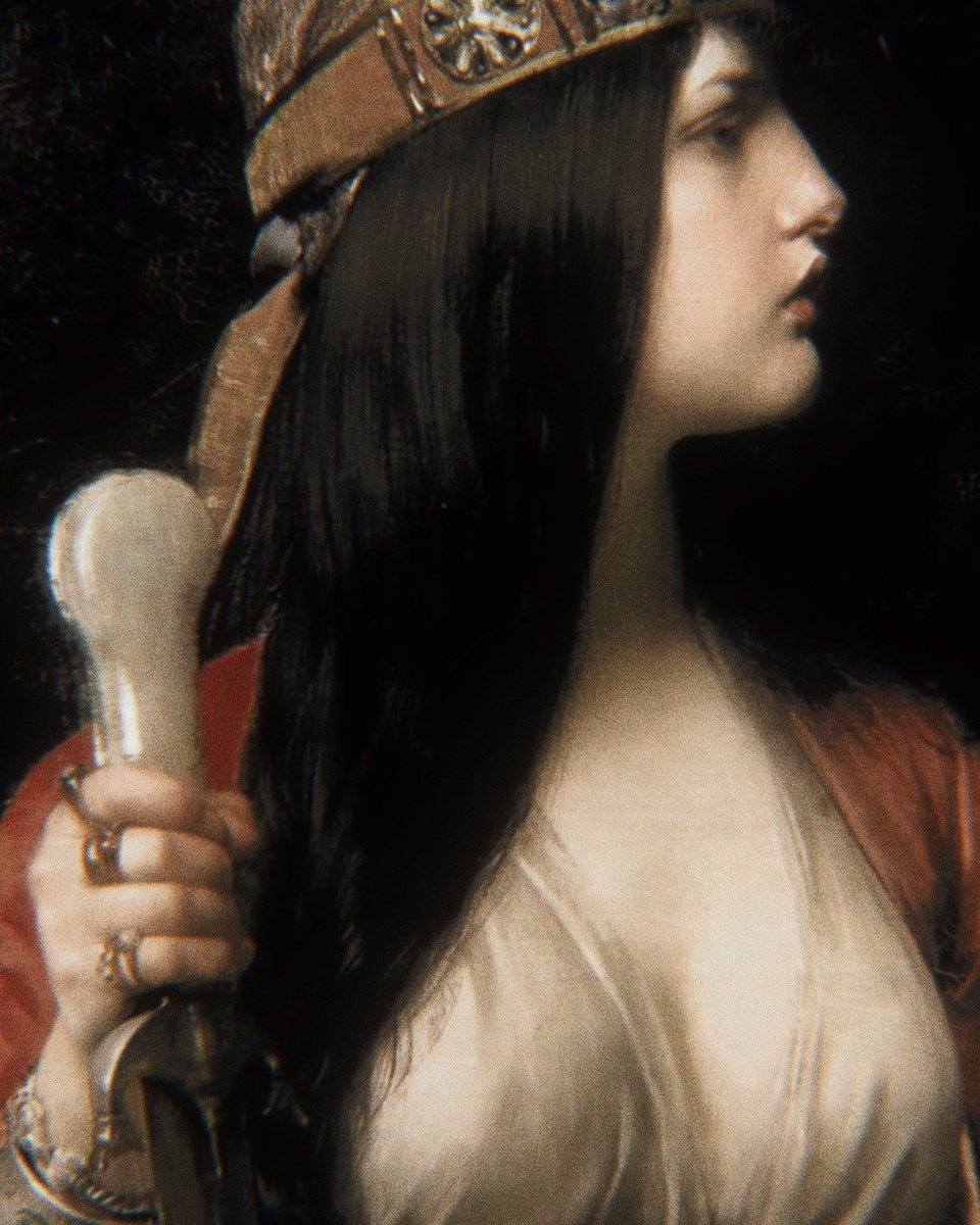 bookarya_'s tweet image. like father like daughter, passionate, wildβ¦ she hasnβt learned to bend before adversity.
ββ sophocles, antigone
βah, arya. you have a wildness in you, child. βthe wolf bloodβ, my father used to call it.β
ββ agot, arya ii
