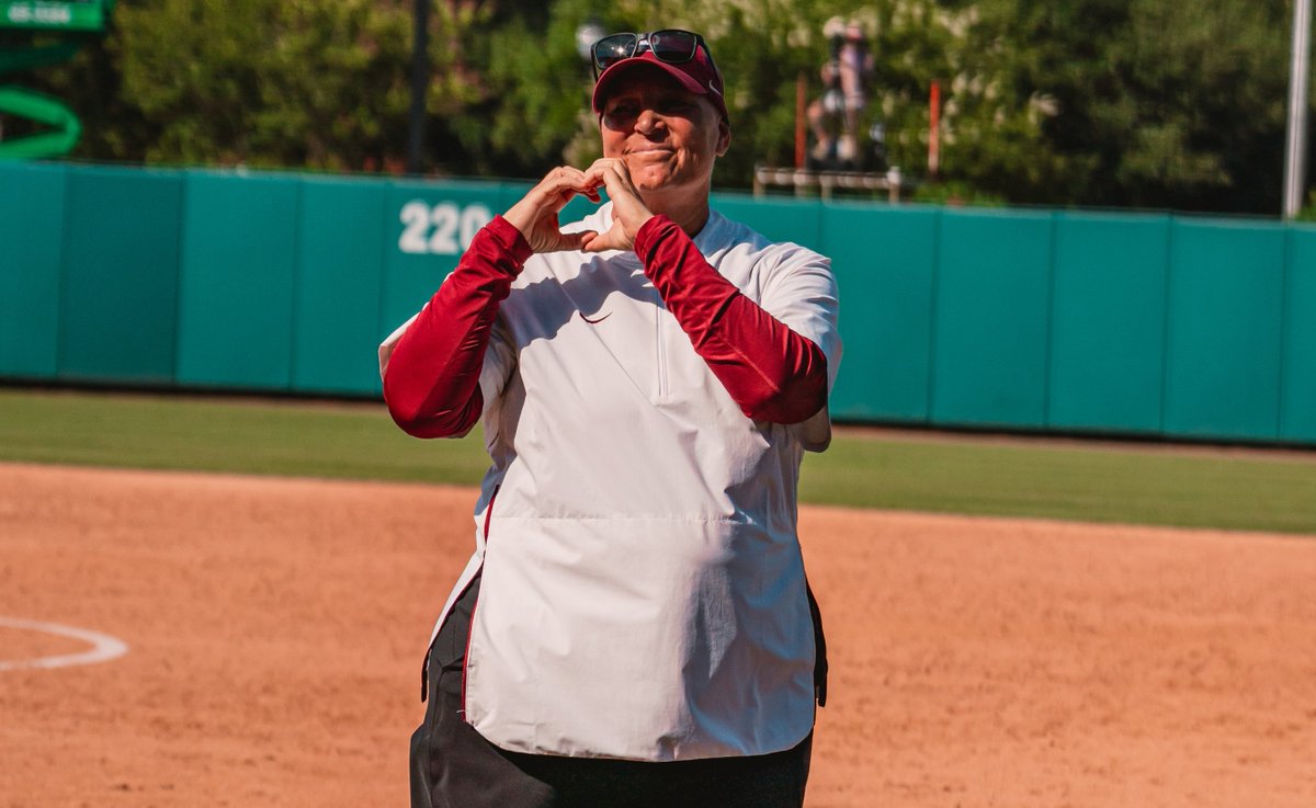 BobFerrante's tweet image. Q&A: FSU coach Lonni Alameda discusses her health - "doing great, great support" - as well as #FSU softball's trip to England and why the team didn't dip into the transfer portal this offseason theosceola.com/p/q-a-lonni-al…